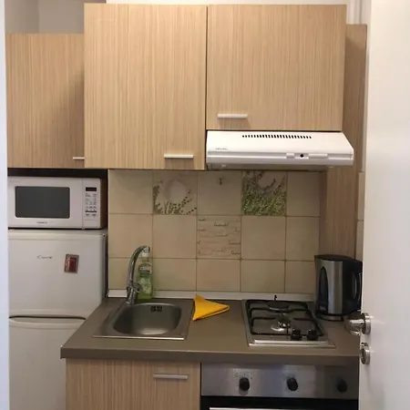 Old - Apartment *